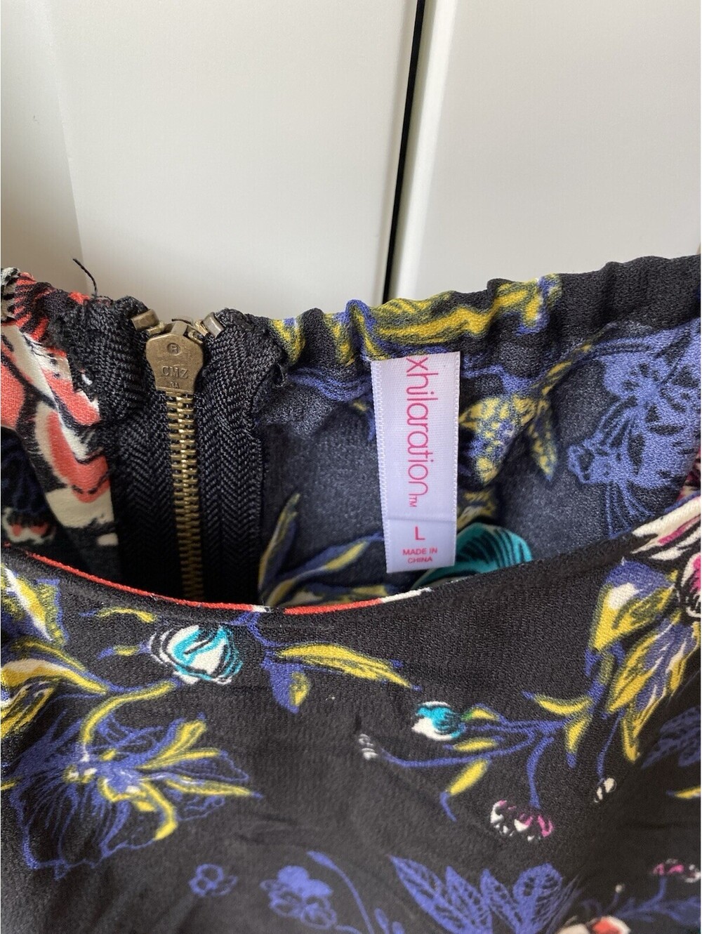 NWT Xhilaration One Piece Romper Women Size Large Floral Back Zip - Picture 3 of 7